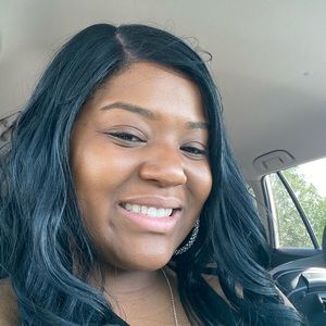 Meet your Posher, Jasmine